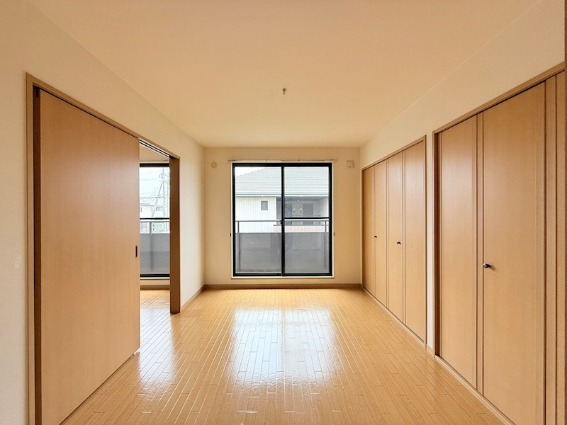 リジョイスタウンＢ