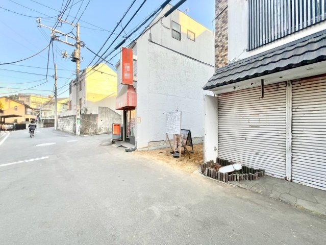 杉並区高井戸東2丁目　新築戸建の前面道路含む現地写真|7月完成予定！
2026.02.02撮影

現地ご見学希望・資料請求などお気軽にお問い合わせ下さい！
03-5990-5201