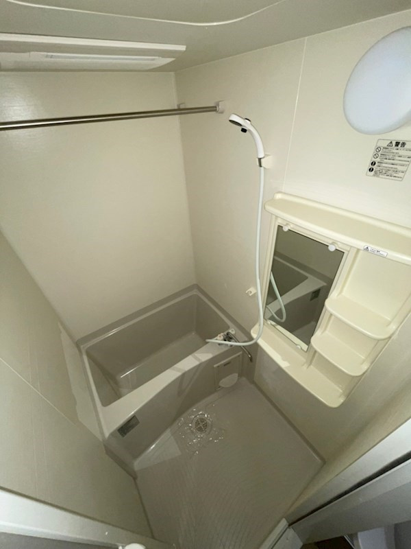 プレサンスみなと元町駅前の浴室