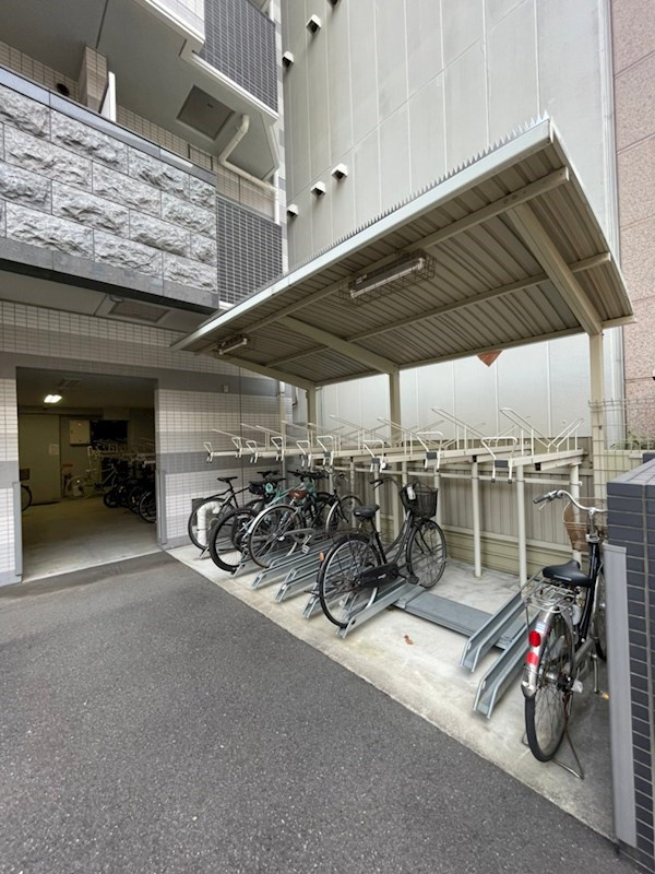 プレサンスみなと元町駅前の外観
