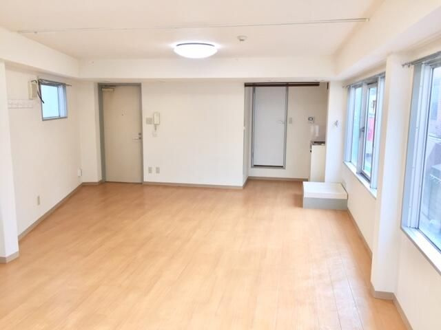 スガヤビルの寝室