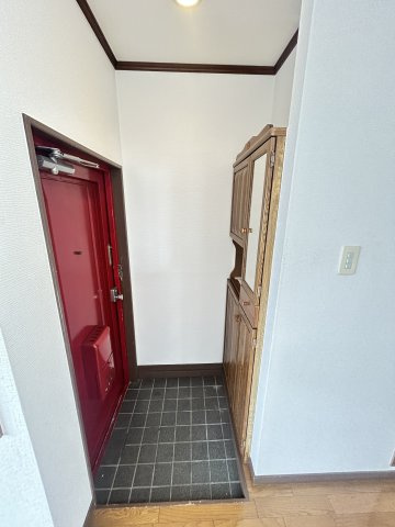 ホワイトパレスの玄関|落ち着いた玄関です