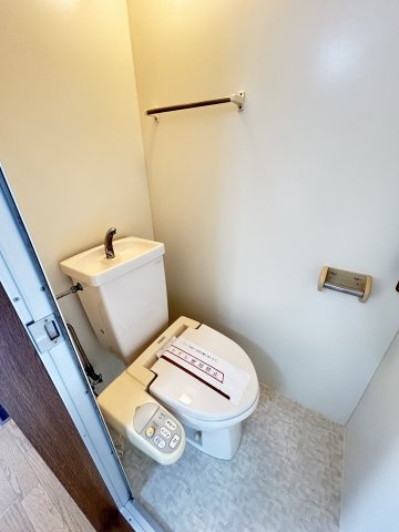ホワイトパレスのトイレ|落ち着いたトイレです