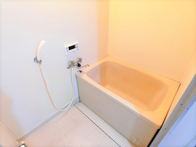 中野ハイムの浴室|写真は同建物の別部屋を参考に掲載しております。