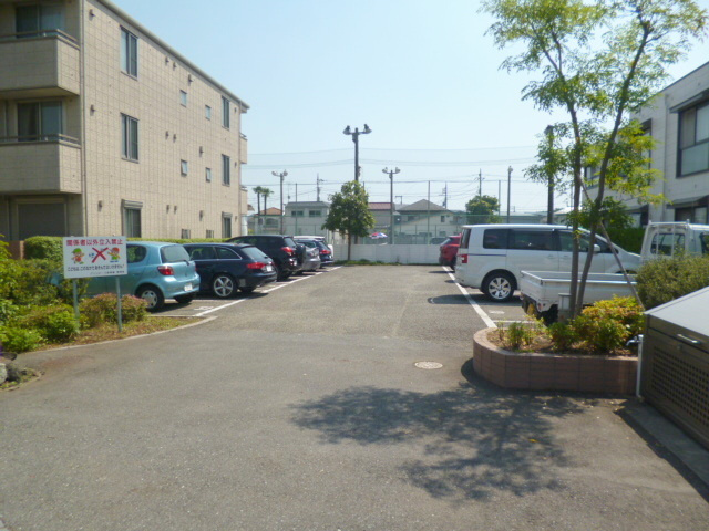 ハイムカンパーナの駐車場|隣接駐車場　空要確認