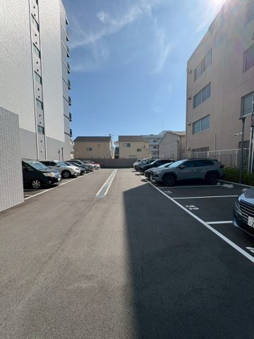 プレサンス神戸長田マリエントの駐車場
