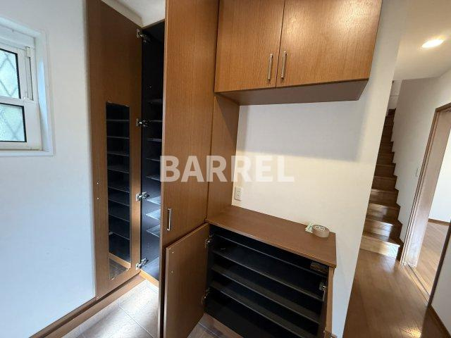 箕面市半町２丁目の一戸建ての収納