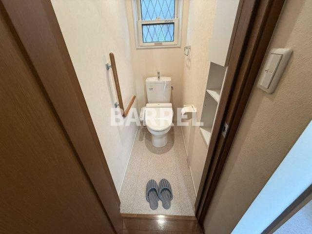 箕面市半町２丁目の一戸建てのトイレ