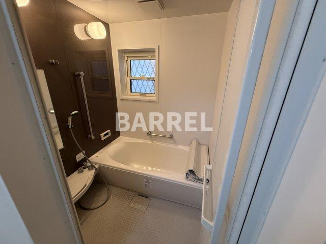 箕面市半町２丁目の一戸建ての浴室