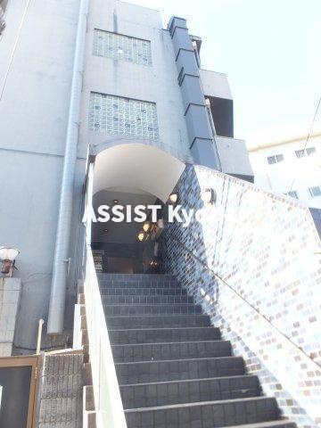 エクセレント下北沢のエントランス