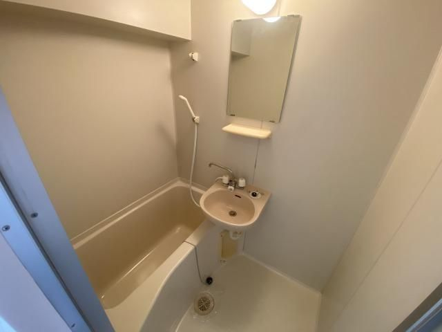 フリックコート深江の浴室