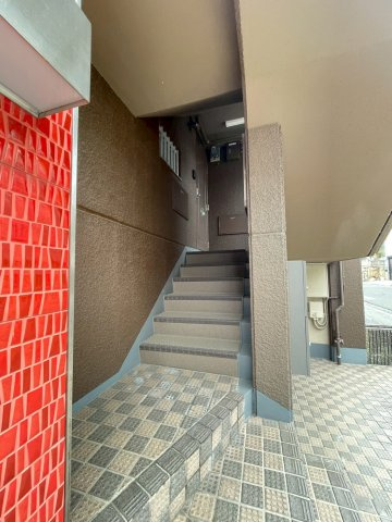 ベルシェ岡本のエントランス