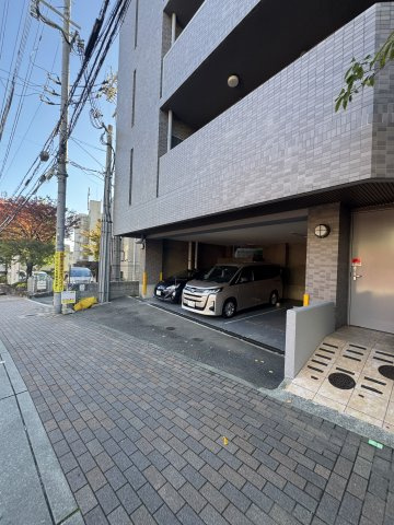 メゾン・ド・ヴィレ　須磨潮見坂の駐車場