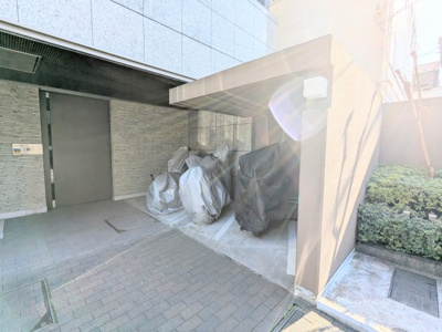 【その他共用部分】 | イニシア墨田押上 | ～バイク置き場 写真～