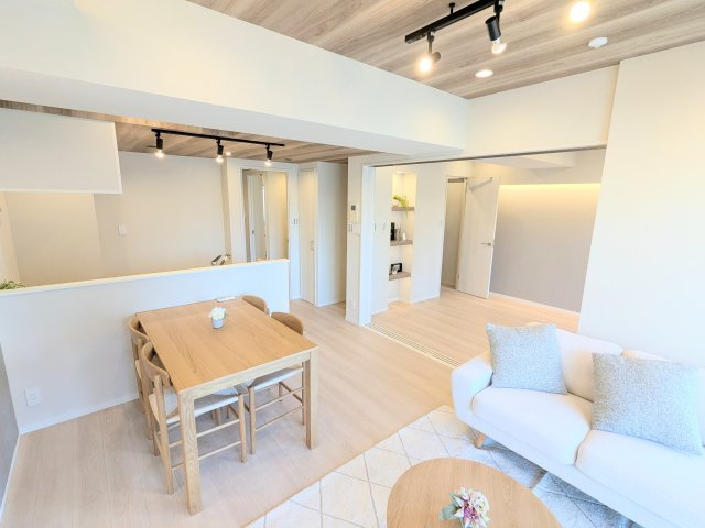 【ダイニング】 | イニシア墨田押上 | ～リビング写真～