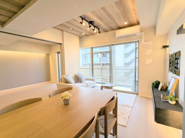 【居間・リビング】 | イニシア墨田押上 | ～リビング写真～