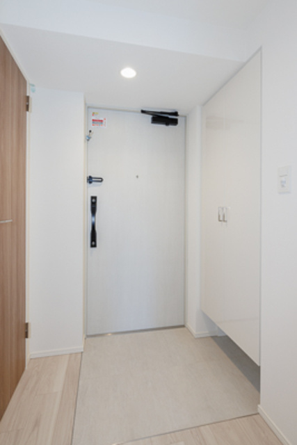 パークアクシス市川の玄関|※写真は同タイプ住戸です。