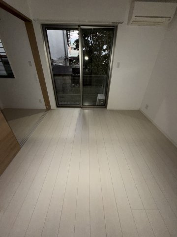 メゾンKPCの居間・リビング
