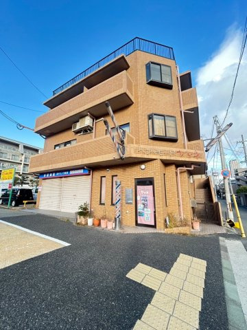 ヤマネビルの外観