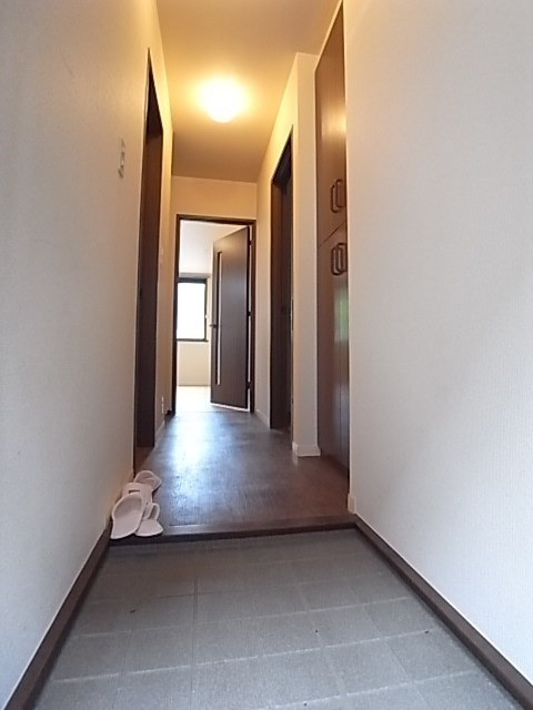 メゾン上町の玄関|ゆったりとした玄関です
