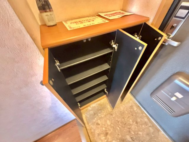 パンプルムースの玄関