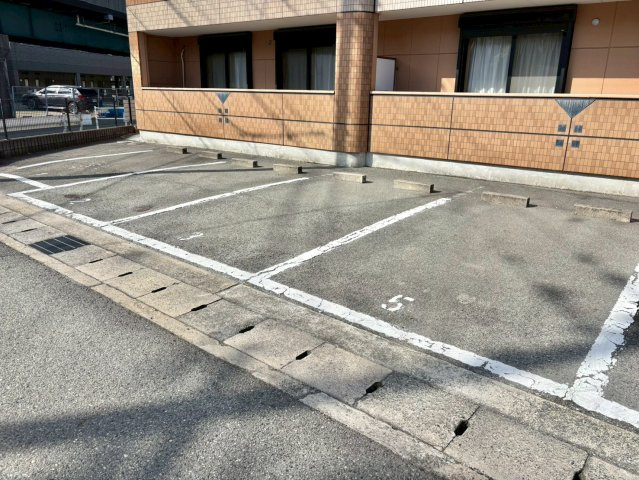 パンプルムースの駐車場