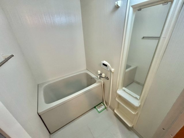 パンプルムースの浴室