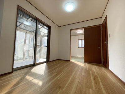 【居間・リビング】 | 長後駅４分藤沢市高倉１棟☆３ＬＤＫ＋Ｓフルリフォーム中古戸建