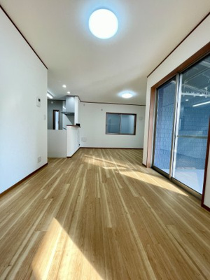 【居間・リビング】 | 長後駅４分藤沢市高倉１棟☆３ＬＤＫ＋Ｓフルリフォーム中古戸建
