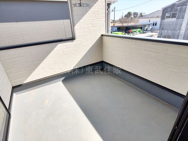 【バルコニー】 | 比企郡吉見町東野第２０　全３棟　２号棟 | 風通しの良いバルコニーです