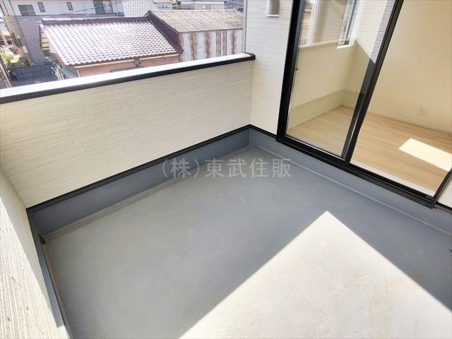 【バルコニー】 | 比企郡吉見町東野第２０　全３棟　２号棟 | 広々としたバルコニーです