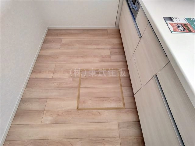 【構造・工法・仕様】 | 比企郡吉見町東野第２０　全３棟　２号棟 | 日用品の整理に便利な床下収納付きです