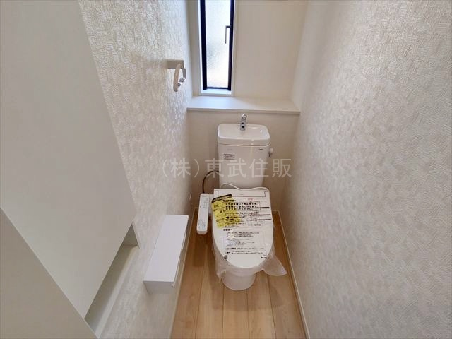 【トイレ】 | 比企郡吉見町東野第２０　全３棟　２号棟 | １階トイレ