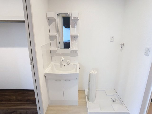 王城ビルの独立洗面台|202号室 サンプル写真になります。