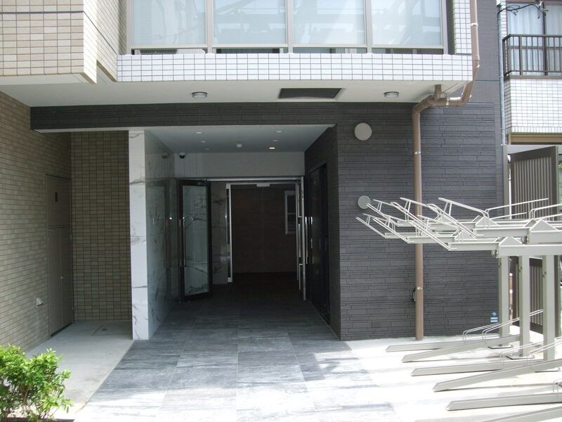 レオーネ三ノ輪のエントランス