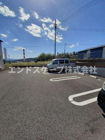 ウエスト　サン・ヴィレッジの駐車場|高崎、前橋のお部屋探しはエンドスケープまで！お客様の理想お聞かせ下さい♪