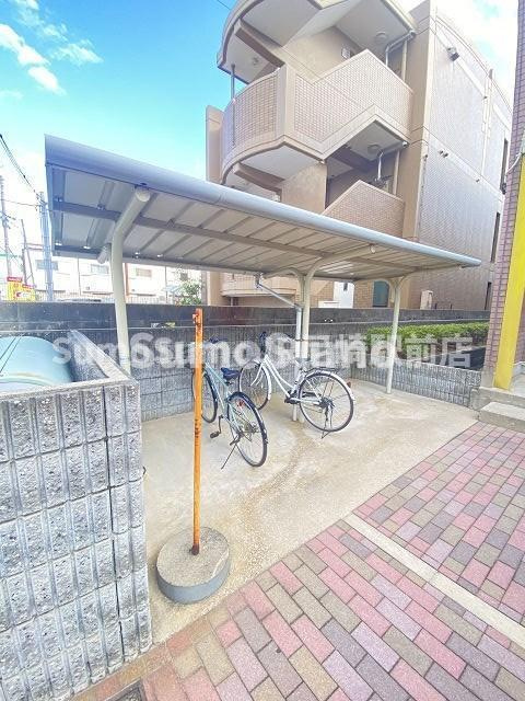 レオパレス武庫之荘の駐車場