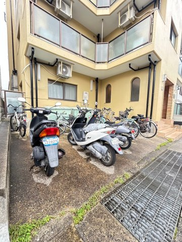 リトル六甲の駐車場