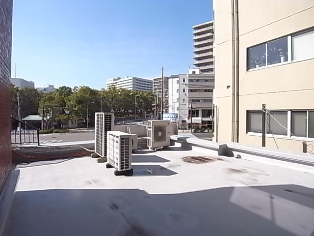 ライオンズマンション大倉山公園の駐車場