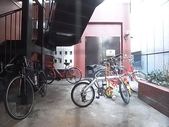ライオンズマンション大倉山公園の外観