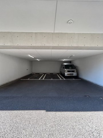 リアライズ神戸WESTの駐車場