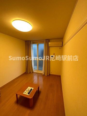 レオパレスデイジーヴィラの居間・リビング|使いやすい居間です