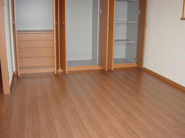 グラッチェⅡ番館の洋室