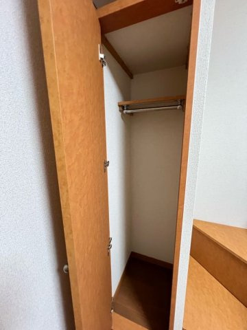 レオパレス新神戸の収納
