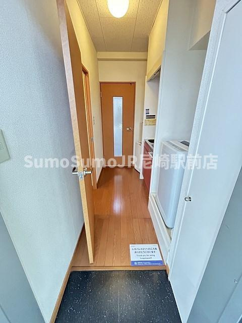 レオパレスCOTTIの玄関