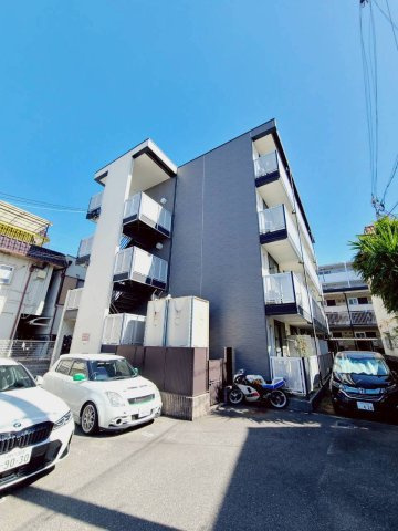 レオパレスドゥジェーム鳴尾の外観