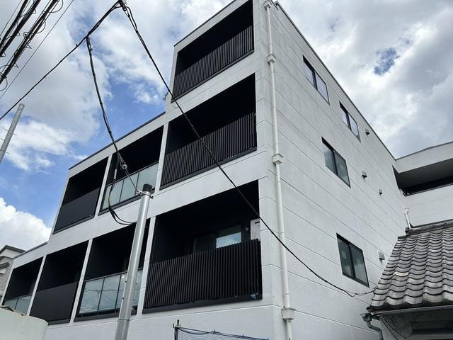 ラクラス三軒茶屋の外観