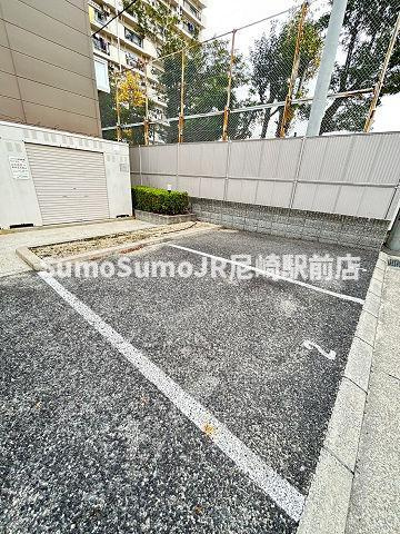 レオパレスみやびの駐車場