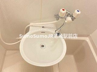 レオパレスみやびの洗面所|広い洗面スペース