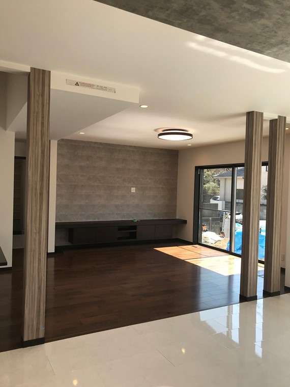 桜ヶ丘戸建の居間・リビング